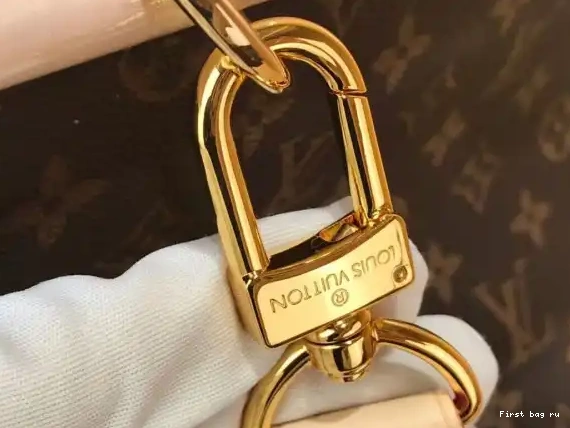 First bag ru LOUIS HUNTING BAG VUITTON 0522